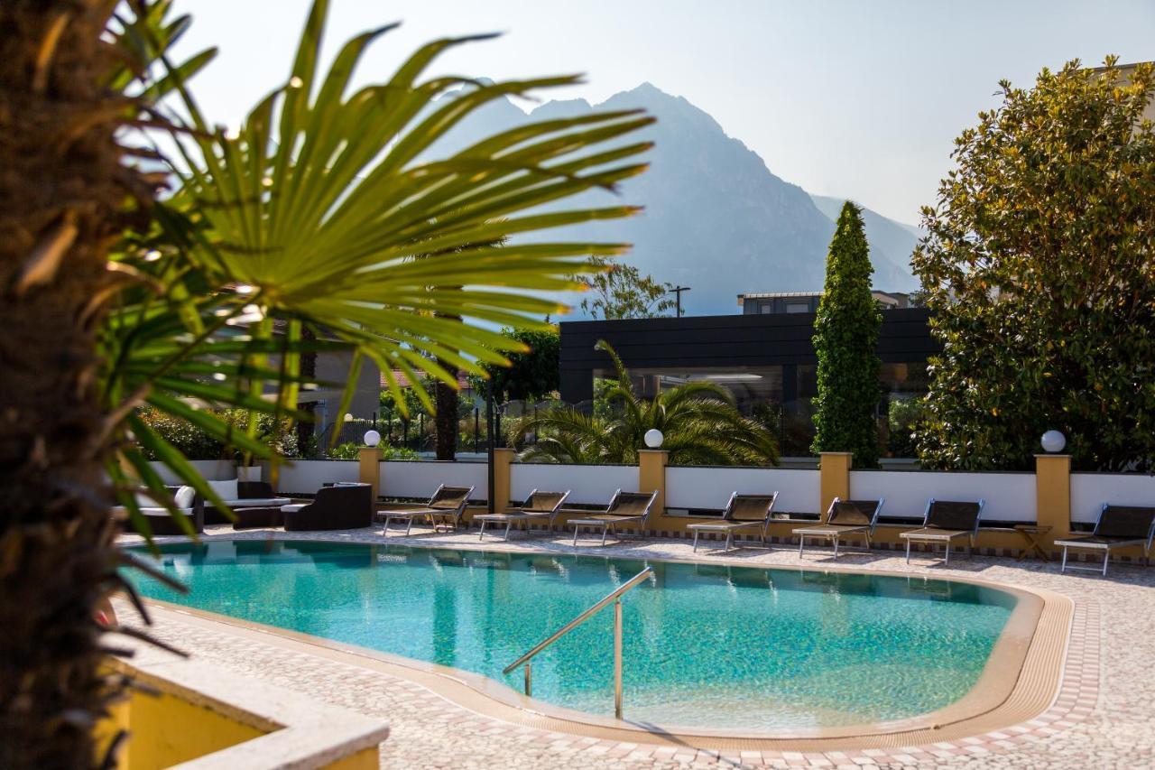 New Garden Hotel Torbole Sul Garda Exterior photo