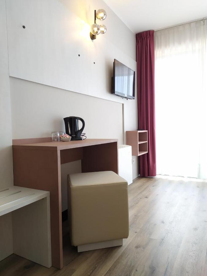 New Garden Hotel Torbole Sul Garda Exterior photo